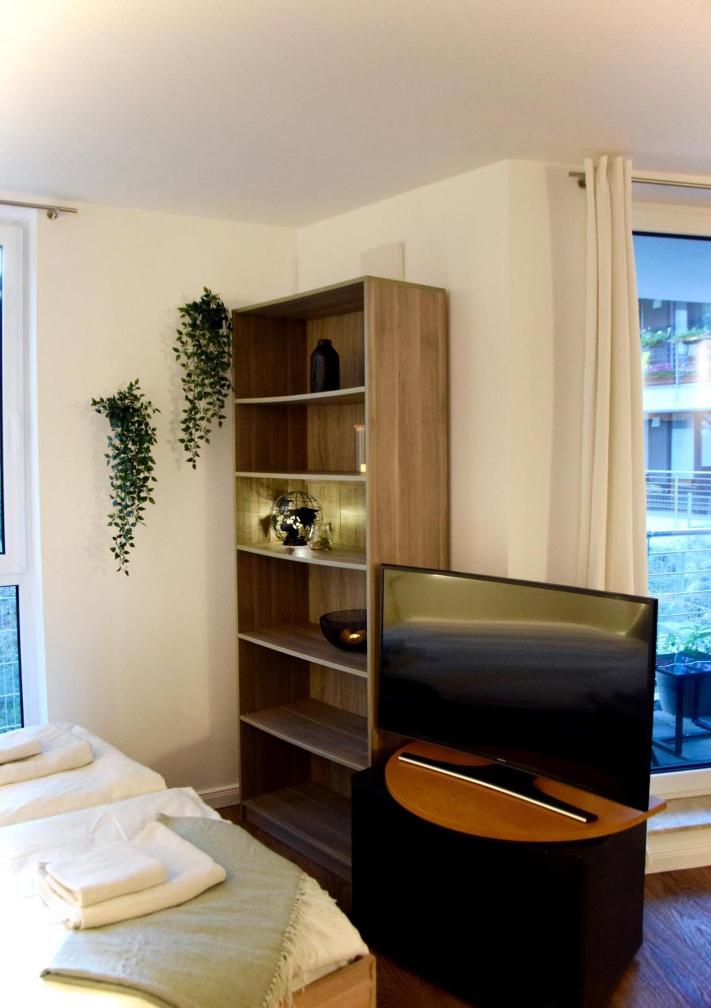 Apartment Stilvolle Mit Balkon & Parkplatz Rostock