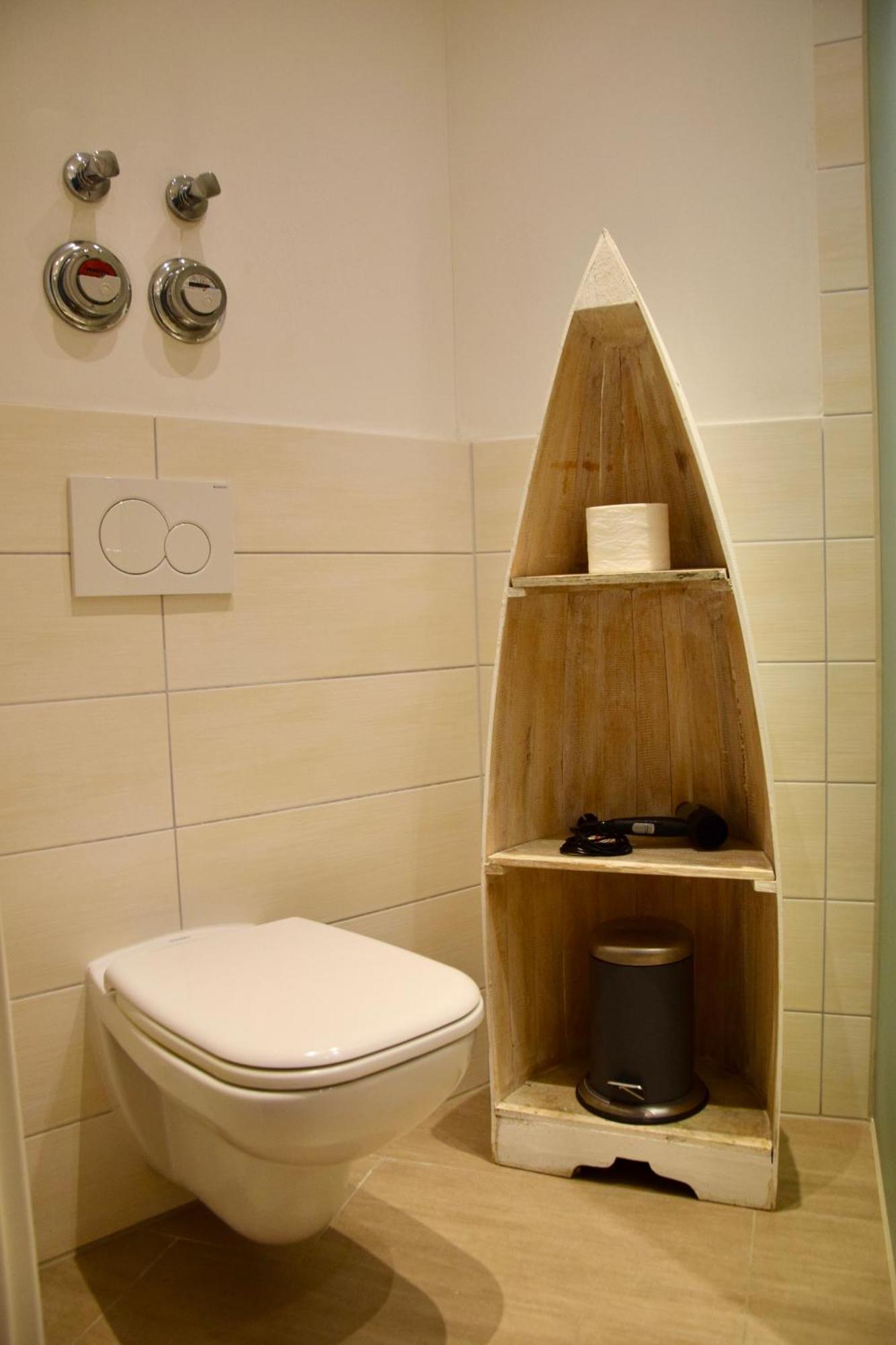 Stilvolle Mit Balkon & Parkplatz Apartment Rostock