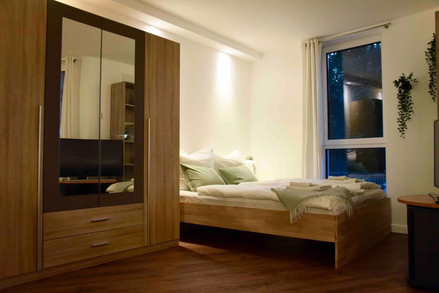 Stilvolle Mit Balkon & Parkplatz * Rostock